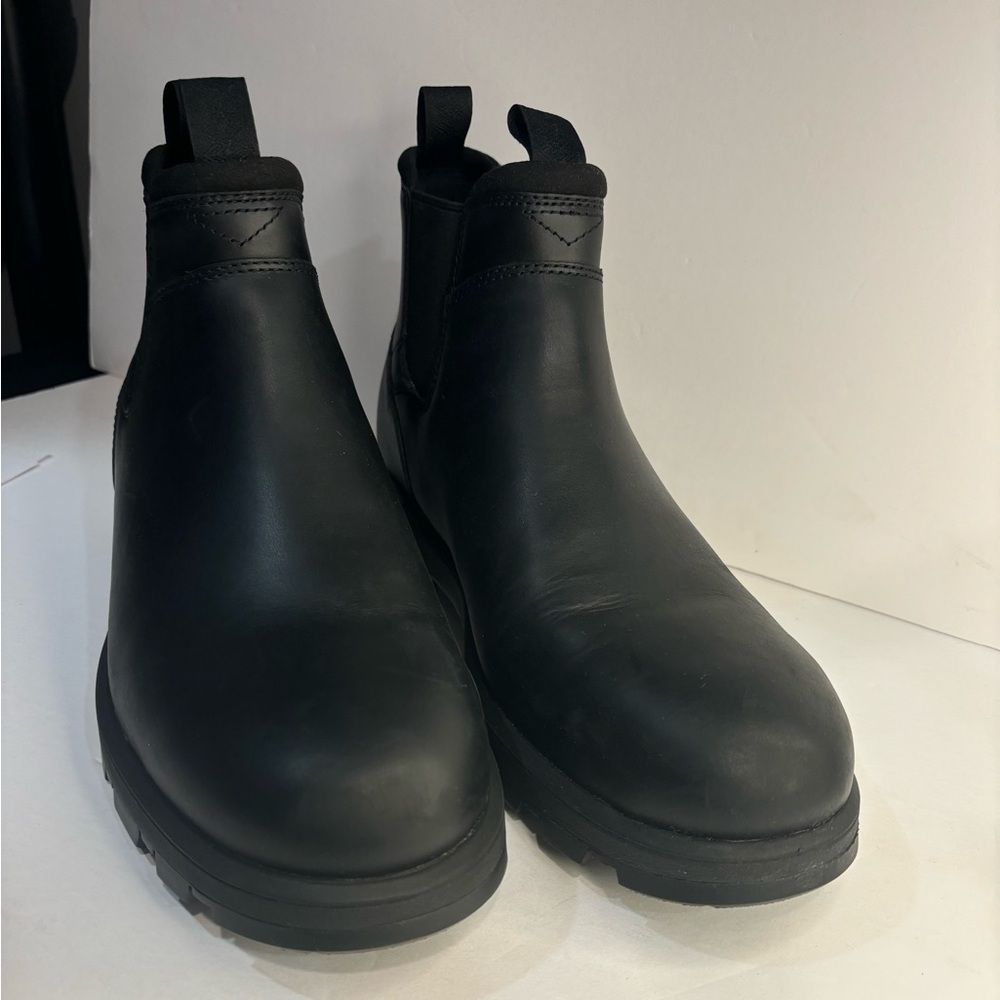 UGG Hillmont Chelsea men’s size 10